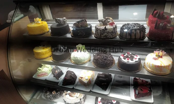 KabhiB cake shop yagnikroad